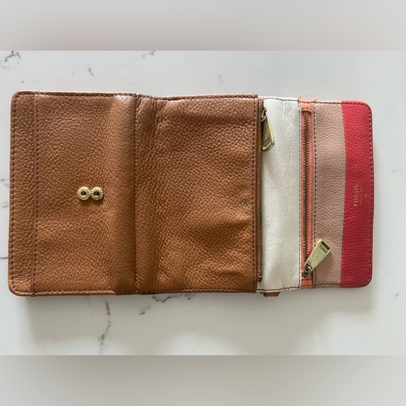 FOSSIL Preston Flap Snap Trifold Wallet - Picture 5 of 5